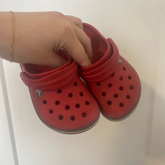 Crocs Red Unisex Girls Kids Boys Clogs Classic Crocs Size 7 - Picture 2 of 7